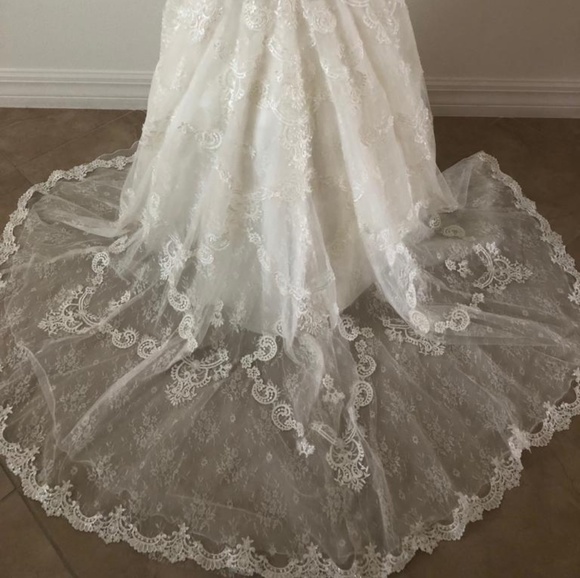 Ivory Lace Wedding Dress - Picture 3 of 8
